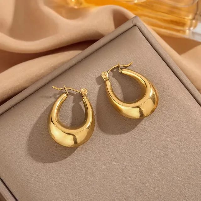 Curvy Hoop Earring