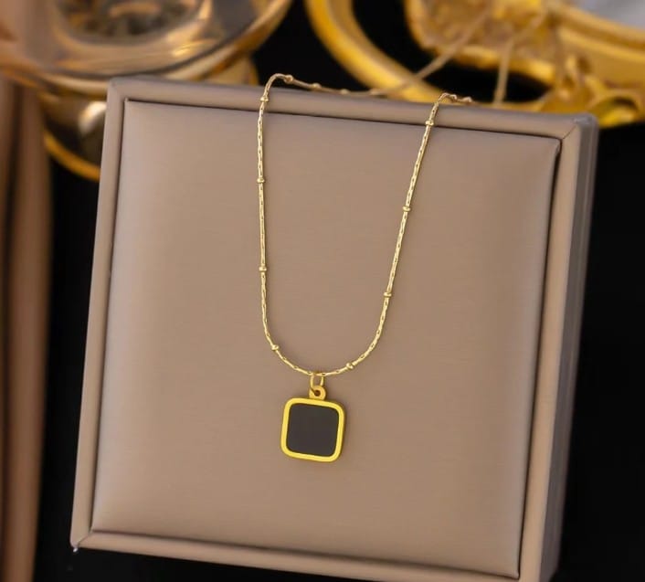 Square Black Pendant Chain